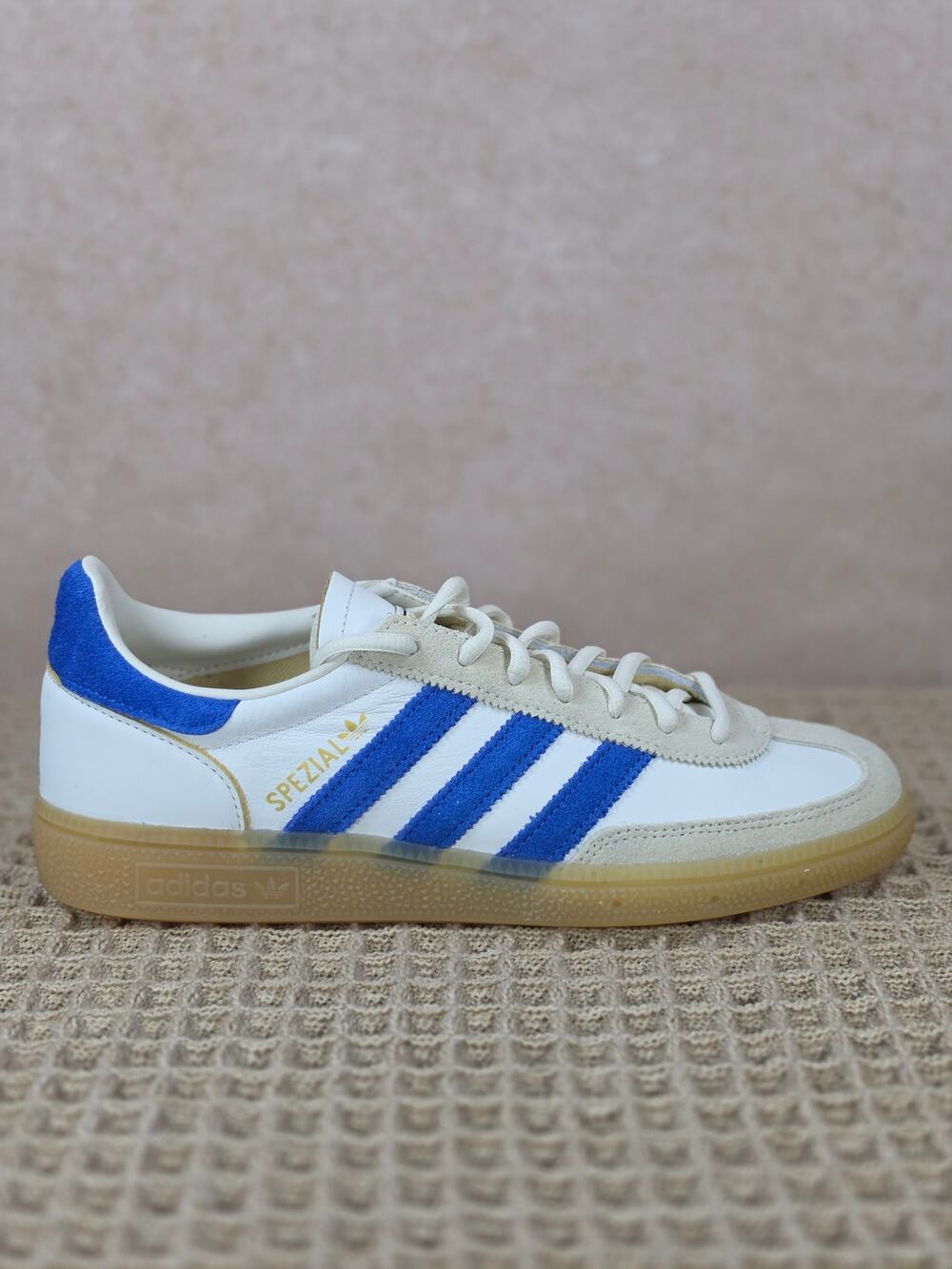 Adidas Handball Spezial IH6586 Men’s 7 / Women’s 8 White Blue Gum – Brand New